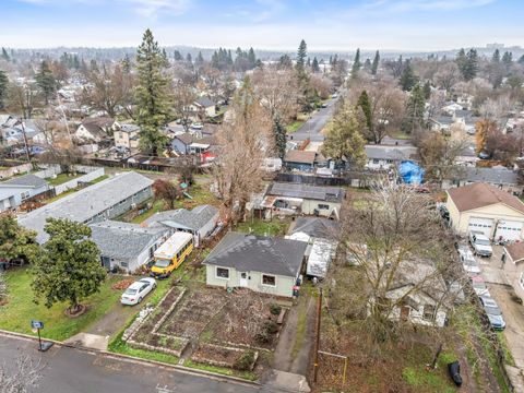 Tiny photo for 801 Beekman Avenue, Medford, OR 97501 (MLS # 220213034)