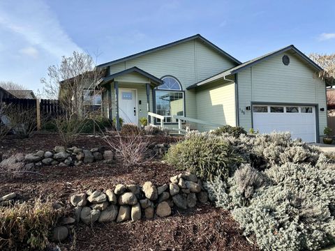 Tiny photo for 135 Meadow Slope Drive, Talent, OR 97540 (MLS # 220215080)