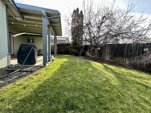 Tiny photo for 135 Meadow Slope Drive, Talent, OR 97540 (MLS # 220215080)