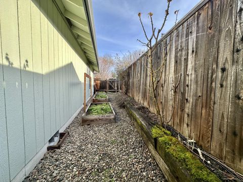 Tiny photo for 135 Meadow Slope Drive, Talent, OR 97540 (MLS # 220215080)
