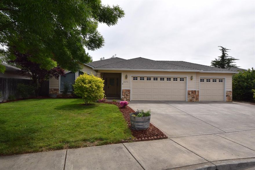 Super Curb Appeal on this is an Impressive Single Level Home! Hardwood floor Entry. Vaulted Living room, Formal Dining, An Open Kitchen with Island, Gas range/oven, natural Oak cabinets and hardwood floors that are open to extra dining/back family room space. Spacious Master bedroom with large walk-in closet. Double sinks in Master bathroom. Laundry room. The backyard is Very Big, so there's plenty of room for all of your outdoor entertaining and activities. A finished 3 car garage for cars and toys! Central Air. Super location in a Great Neighborhood. This home will go fast