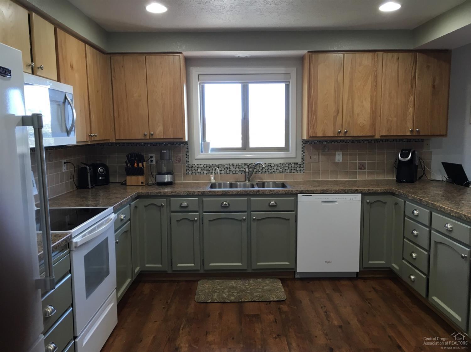 Madras Ranchos - Residential