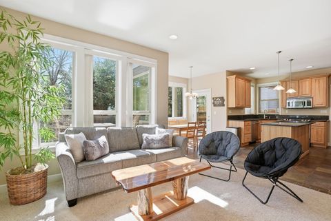 Tiny photo for 63027 Fresca Street, Bend, OR 97703 (MLS # 220217198)