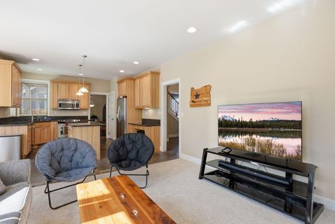 Tiny photo for 63027 Fresca Street, Bend, OR 97703 (MLS # 220217198)