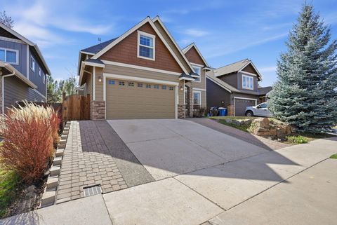 Tiny photo for 63027 Fresca Street, Bend, OR 97703 (MLS # 220217198)