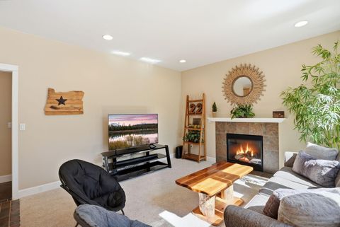 Tiny photo for 63027 Fresca Street, Bend, OR 97703 (MLS # 220217198)