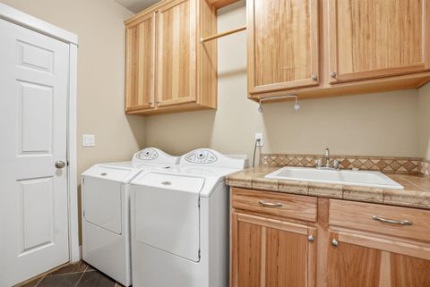 Tiny photo for 63027 Fresca Street, Bend, OR 97703 (MLS # 220217198)
