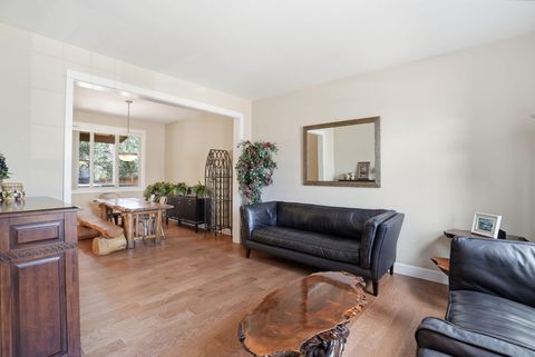 Tiny photo for 63027 Fresca Street, Bend, OR 97703 (MLS # 220217198)