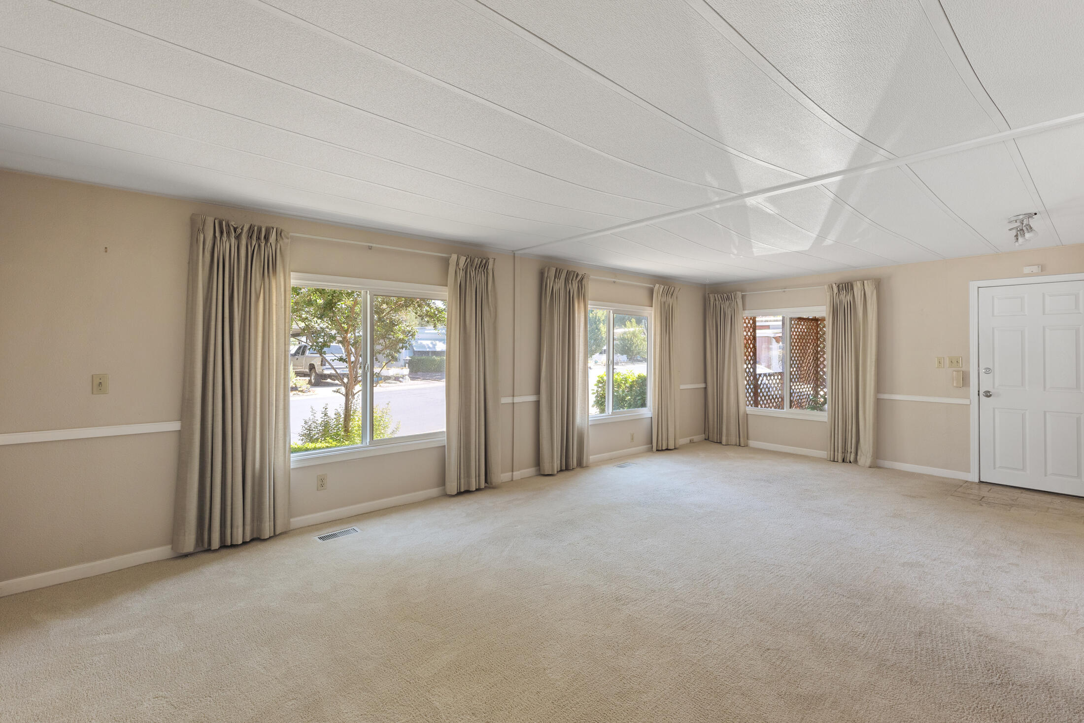 Aspens On The Creek - Residential