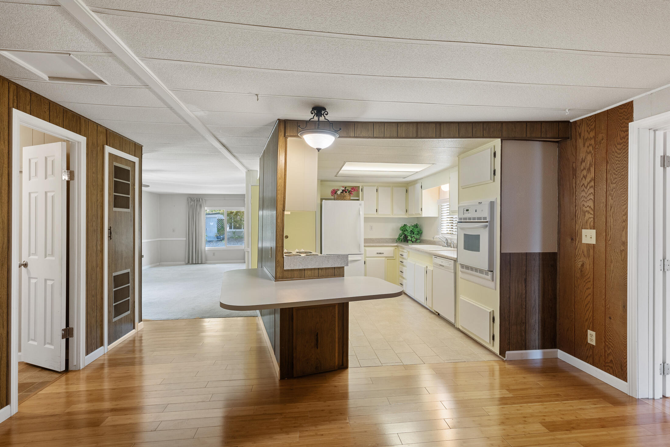 Aspens On The Creek - Residential