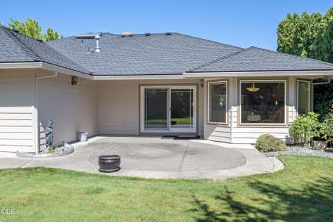 Tiny photo for 2868 Wilkshire Drive, Medford, OR 97504 (MLS # 220223874)