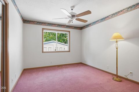 Tiny photo for 2868 Wilkshire Drive, Medford, OR 97504 (MLS # 220223874)