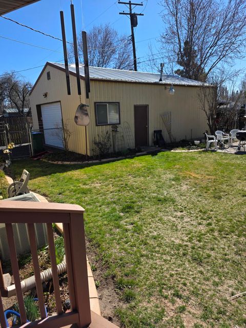 Tiny photo for 4302 Onyx Avenue, Klamath Falls, OR 97603 (MLS # 220217432)