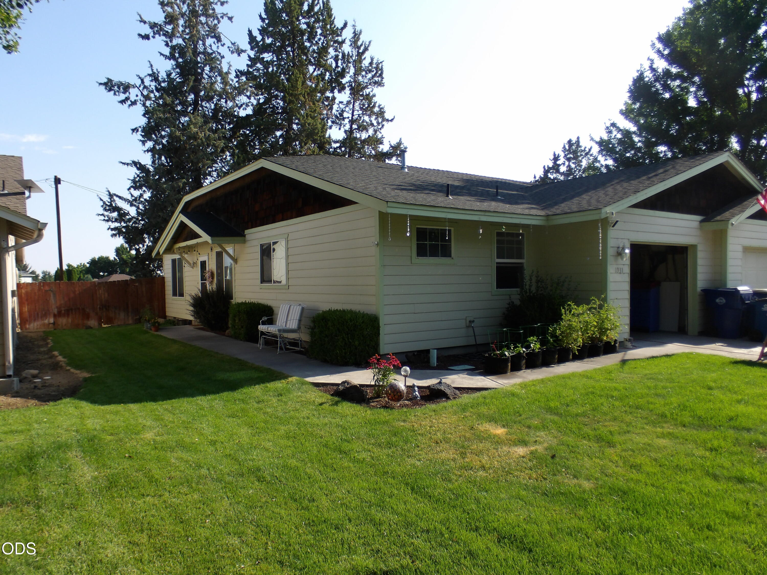 1929 NW Elm Avenue
