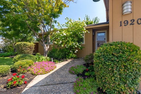Tiny photo for 1920 Pinedale Street, Medford, OR 97504 (MLS # 220226999)