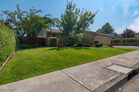 Tiny photo for 1920 Pinedale Street, Medford, OR 97504 (MLS # 220226999)