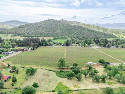 Tiny photo for 2871 Griffin Creek Road, Medford, OR 97501 (MLS # 220213117)