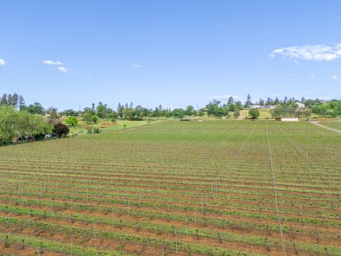 Tiny photo for 2871 Griffin Creek Road, Medford, OR 97501 (MLS # 220213117)