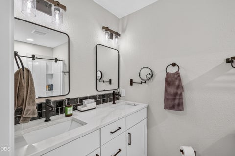 Tiny photo for 653 Golden Lane, Medford, OR 97504 (MLS # 220226595)