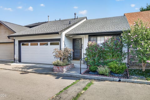 Tiny photo for 653 Golden Lane, Medford, OR 97504 (MLS # 220226595)