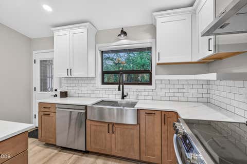 Tiny photo for 653 Golden Lane, Medford, OR 97504 (MLS # 220226595)