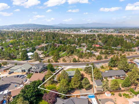 Tiny photo for 63552 Boyd Acres Road, Bend, OR 97701 (MLS # 220226324)