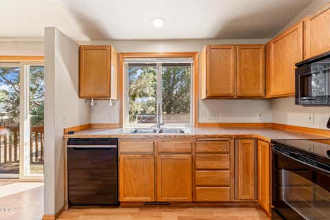Tiny photo for 63552 Boyd Acres Road, Bend, OR 97701 (MLS # 220226324)