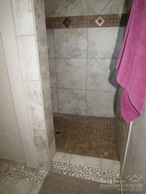 Hunts Three Sisters - Residential