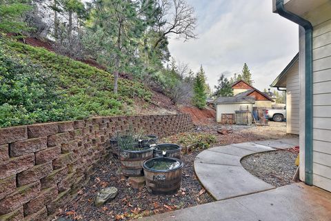 Tiny photo for 301 Leeannas Way, Shady Cove, OR 97539 (MLS # 220213129)