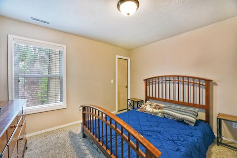 Tiny photo for 301 Leeannas Way, Shady Cove, OR 97539 (MLS # 220213129)