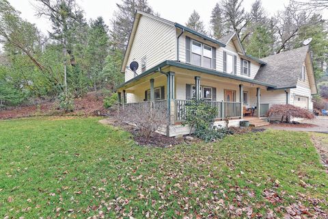 Tiny photo for 301 Leeannas Way, Shady Cove, OR 97539 (MLS # 220213129)