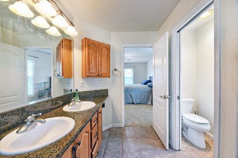 Tiny photo for 301 Leeannas Way, Shady Cove, OR 97539 (MLS # 220213129)