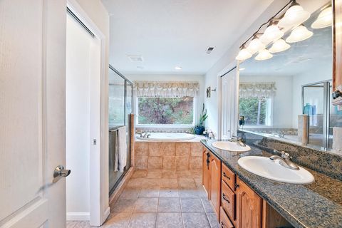 Tiny photo for 301 Leeannas Way, Shady Cove, OR 97539 (MLS # 220213129)