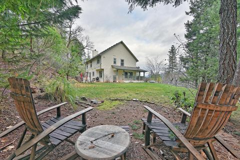 Tiny photo for 301 Leeannas Way, Shady Cove, OR 97539 (MLS # 220213129)