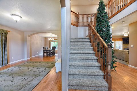 Tiny photo for 301 Leeannas Way, Shady Cove, OR 97539 (MLS # 220213129)