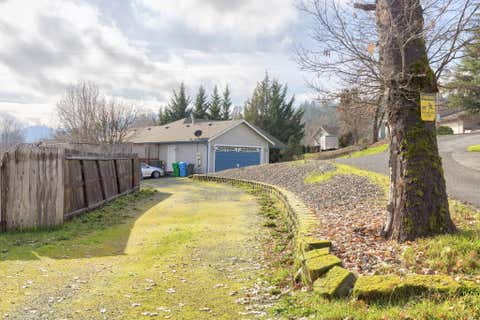 Tiny photo for 1884 SW Allen Creek Road, Grants Pass, OR 97527 (MLS # 220226809)
