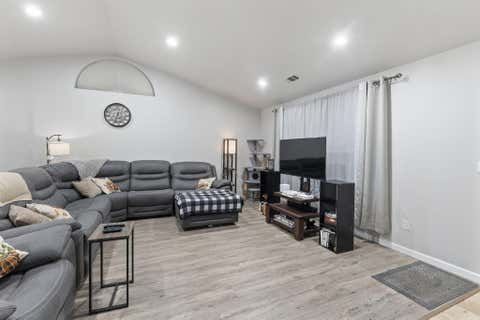 Tiny photo for 1884 SW Allen Creek Road, Grants Pass, OR 97527 (MLS # 220226809)