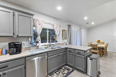 Tiny photo for 1884 SW Allen Creek Road, Grants Pass, OR 97527 (MLS # 220226809)