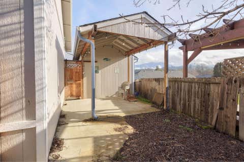 Tiny photo for 1884 SW Allen Creek Road, Grants Pass, OR 97527 (MLS # 220226809)