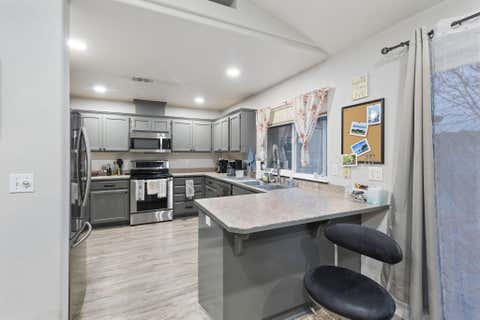 Tiny photo for 1884 SW Allen Creek Road, Grants Pass, OR 97527 (MLS # 220226809)