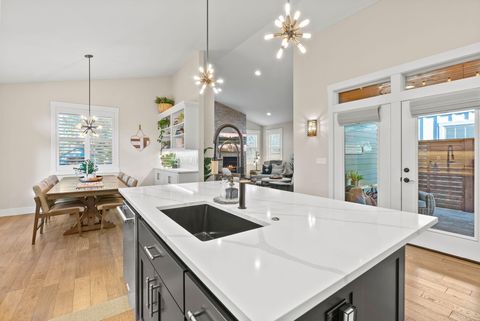 347 E Jefferson Avenue Sisters OR 97759