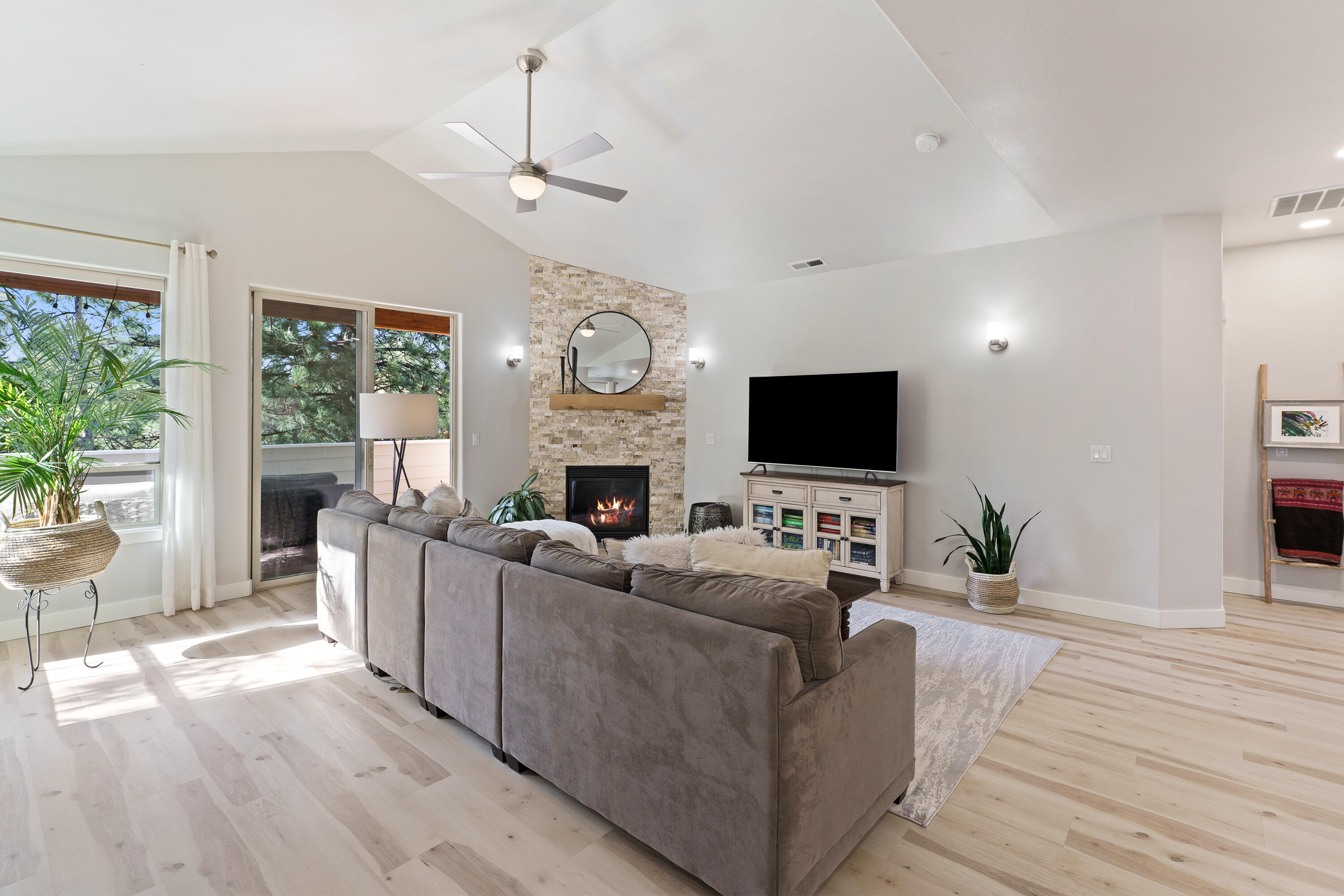 Skyliner Summit - Residential