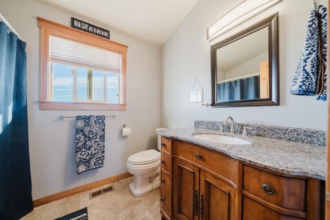 Tiny photo for 24605 Dodds Road, Bend, OR 97701 (MLS # 220213430)