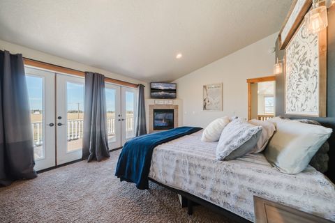 Tiny photo for 24605 Dodds Road, Bend, OR 97701 (MLS # 220213430)