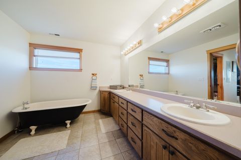 Tiny photo for 24605 Dodds Road, Bend, OR 97701 (MLS # 220213430)