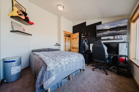 Tiny photo for 24605 Dodds Road, Bend, OR 97701 (MLS # 220213430)