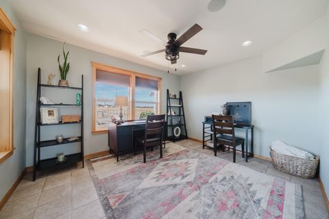 Tiny photo for 24605 Dodds Road, Bend, OR 97701 (MLS # 220213430)