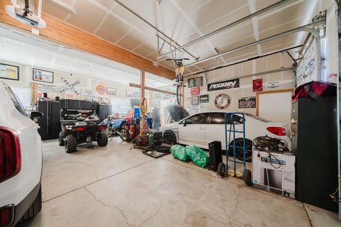 Tiny photo for 24605 Dodds Road, Bend, OR 97701 (MLS # 220213430)