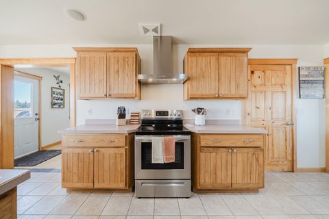 Tiny photo for 24605 Dodds Road, Bend, OR 97701 (MLS # 220213430)