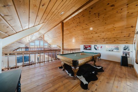 Tiny photo for 24605 Dodds Road, Bend, OR 97701 (MLS # 220213430)